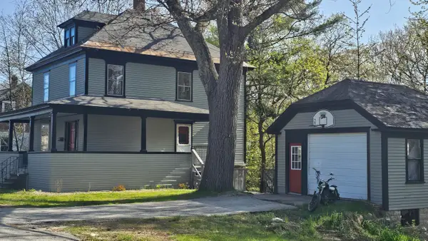 48 Pine Street, Paris, ME 04281