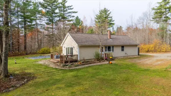 20 Spahr Road, Washington, ME 04574