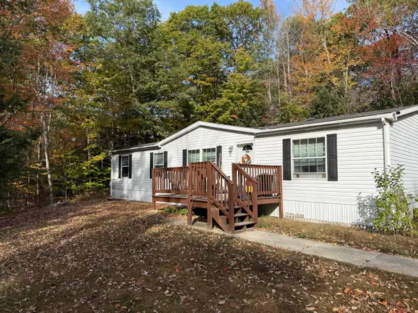 12 Bonang Lane, Paris, ME 04281