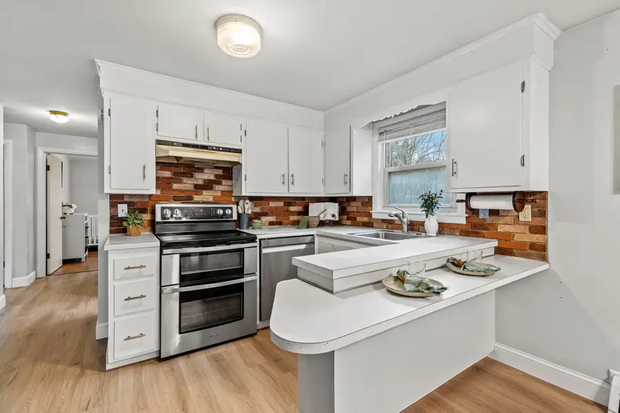 11 Hillside Avenue, Scarborough, ME 04074 - Image #3