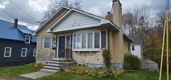 18 Western Avenue, Waterville, ME 04901