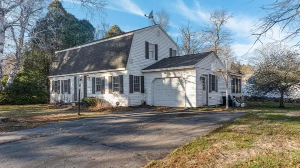 32 Queens Way, Wells, ME 04090