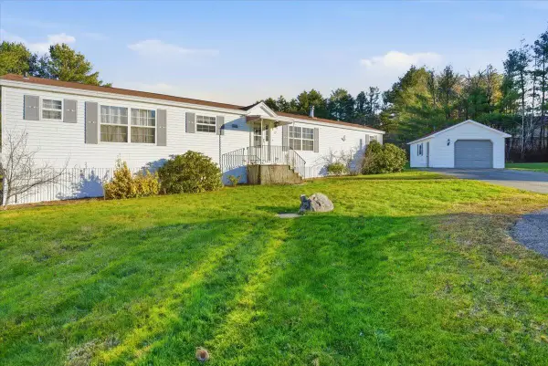 17 Rita Drive, Sabattus, ME 04280