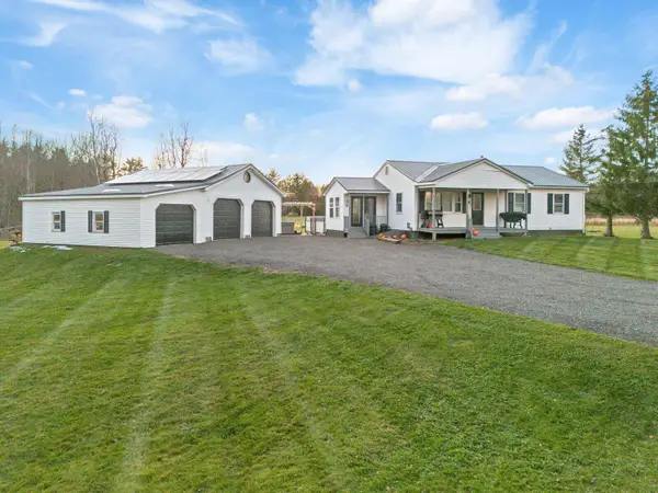 914 Bellsqueeze Road, Clinton, ME 04927