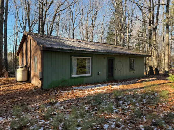 26 Middle Ridge Road, Bridgton, ME 04009
