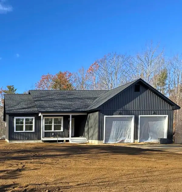 17 Murray Drive, Raymond, ME 04071
