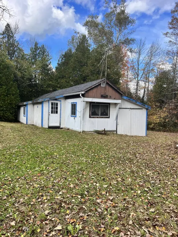 228 S Stagecoach Road, Atkinson, ME 04426