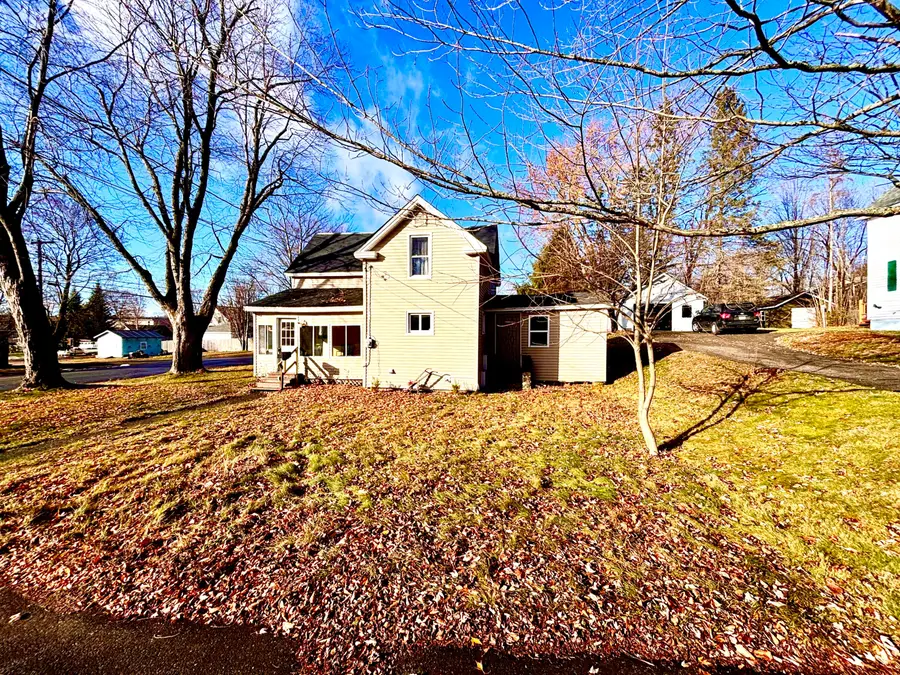 8 Western Avenue, East Millinocket, ME 04430 - Image #3