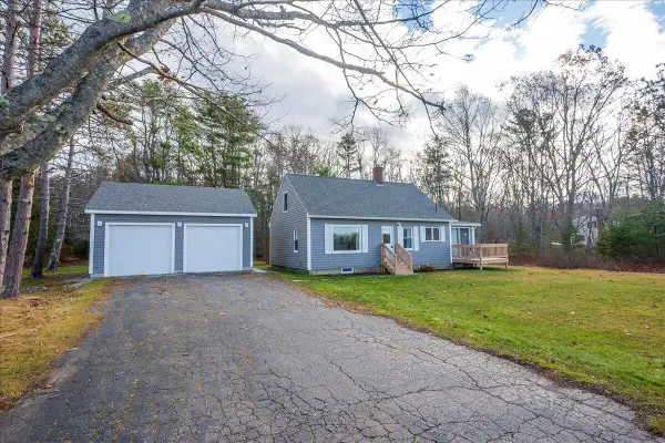 524 Back Cove Road, Waldoboro, ME 04572