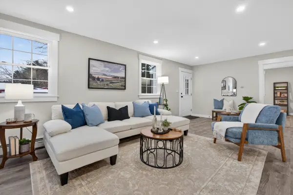 1 Pine Lane, Raymond, ME 04071