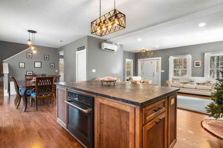 1090 Middle Road, Waterboro, ME 04061 - Image #3