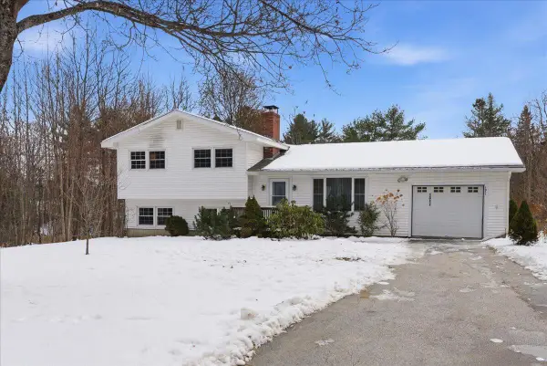 1011 Western Avenue, Hampden, ME 04444