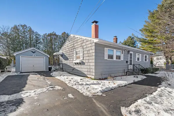 53 Park Avenue E, Brewer, ME 04412