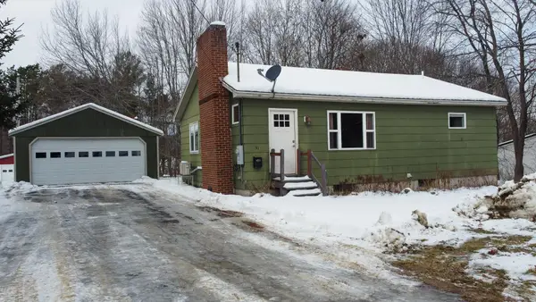 31 Edwards Street, Lincoln, ME 04457