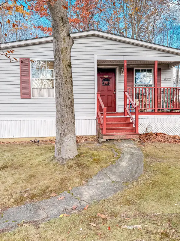 12 Buttercup Circle, Auburn, ME 04210