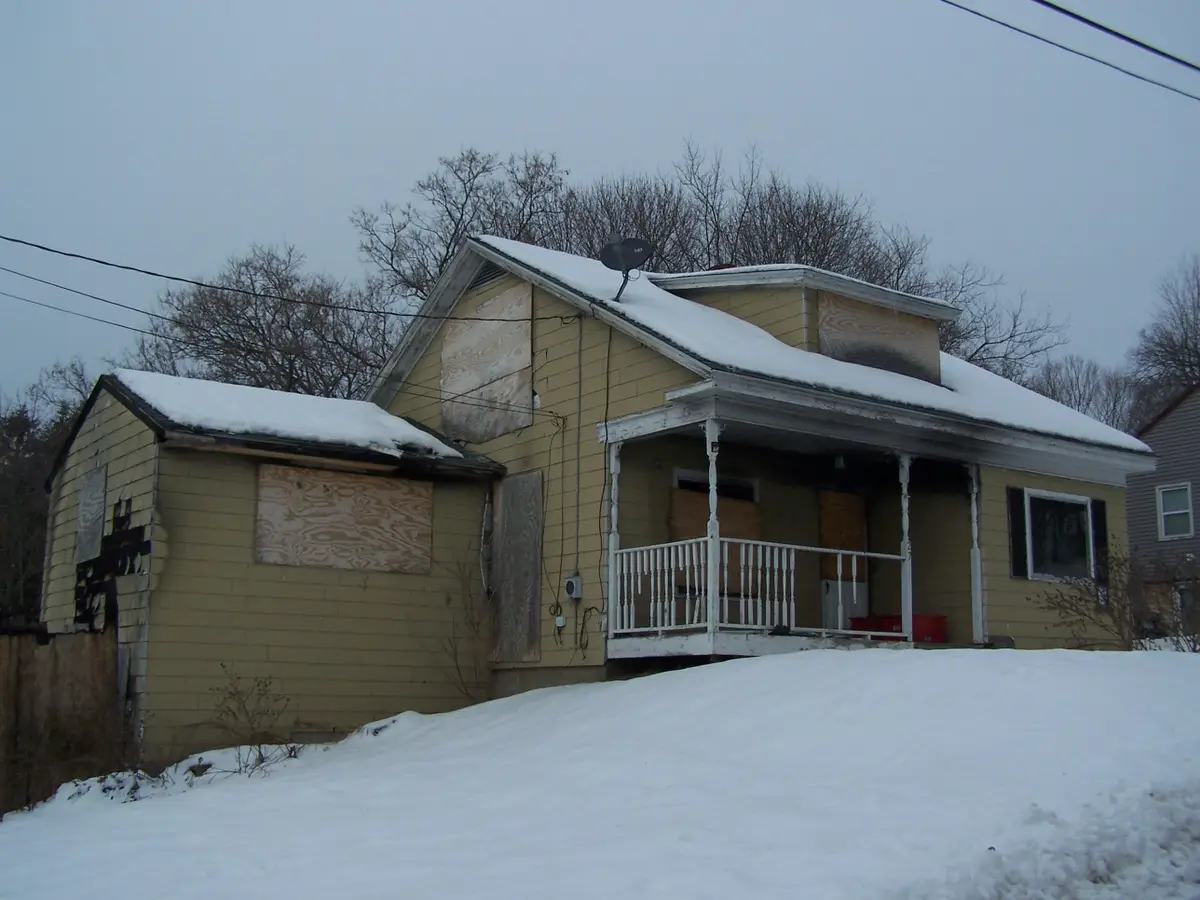 27 Baxter Avenue, Auburn, ME 04210 - Image #1