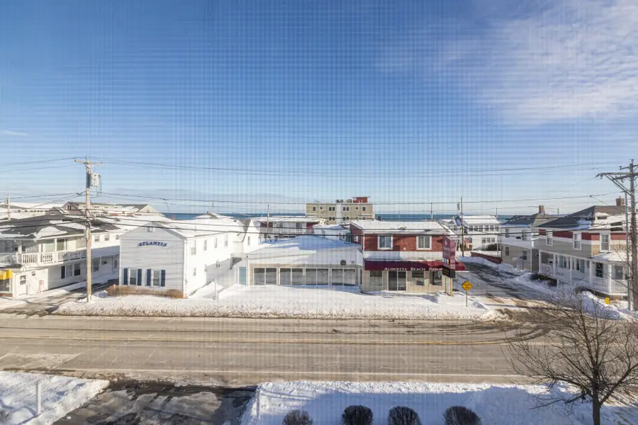 106 E Grand Avenue #3, Old Orchard Beach, ME 04064 - Image #2