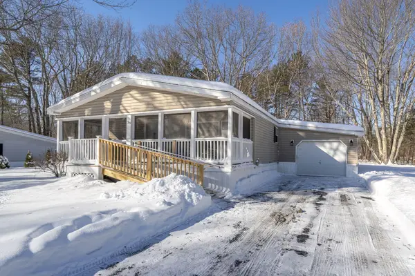 29 Chickadee Drive, Alfred, ME 04002