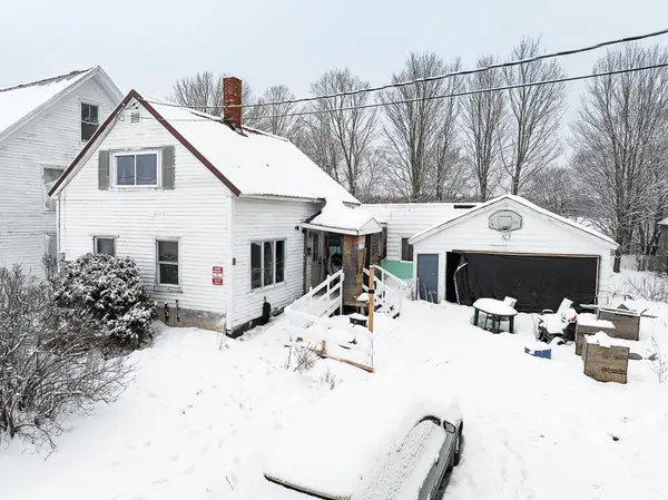 34 Center Street, Kenduskeag, ME 04450