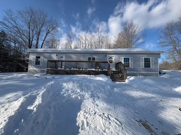 10 Castle Road, Harmony, ME 04942