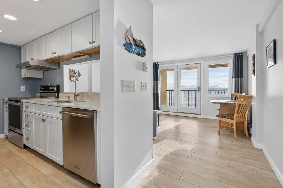191 E Grand Avenue #305, Old Orchard Beach, ME 04064 - Image #2
