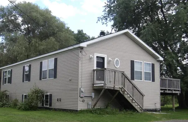 98 New County Road, Rockland, ME 04841