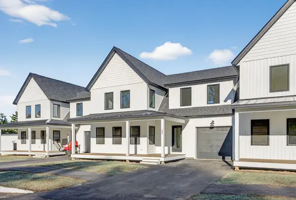 25 Fairway Commons Drive #7, Gorham, ME 04038