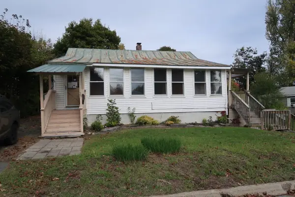 39 Sawyer Street, Waterville, ME 04901