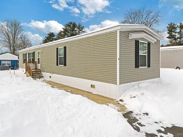 5 Holiday Lane, Standish, ME 04084