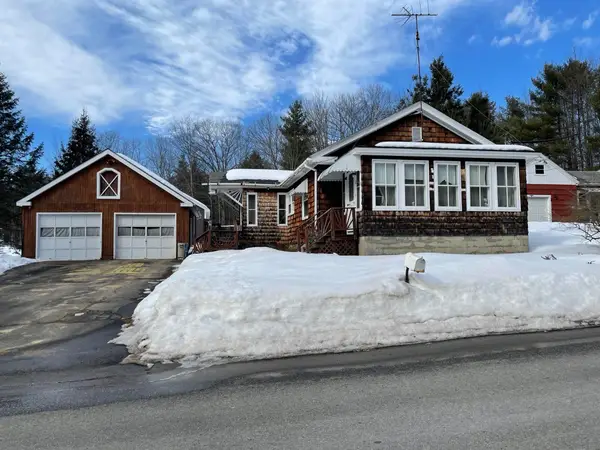54 Highland Spring Road, Lewiston, ME 04240