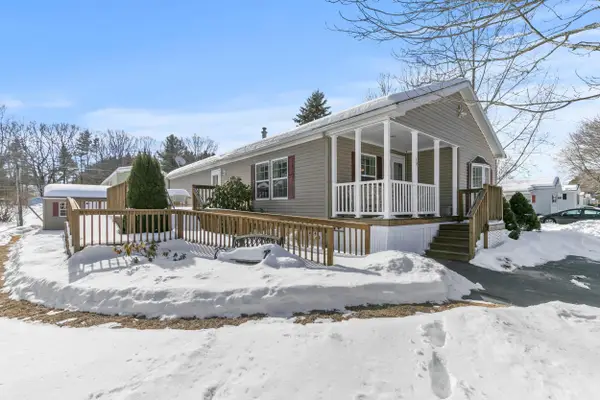 14 Patio Park Lane, Gorham, ME 04038