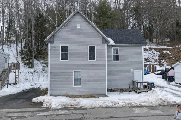 25 Margin Street, Orono, ME 04473