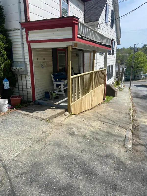 21 Laurel Street, Augusta, ME 04330