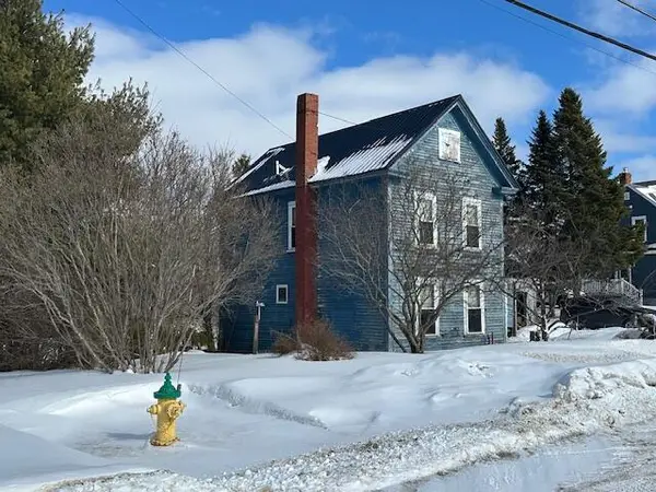 35 Fort Hill Street, Fort Fairfield, ME 04742