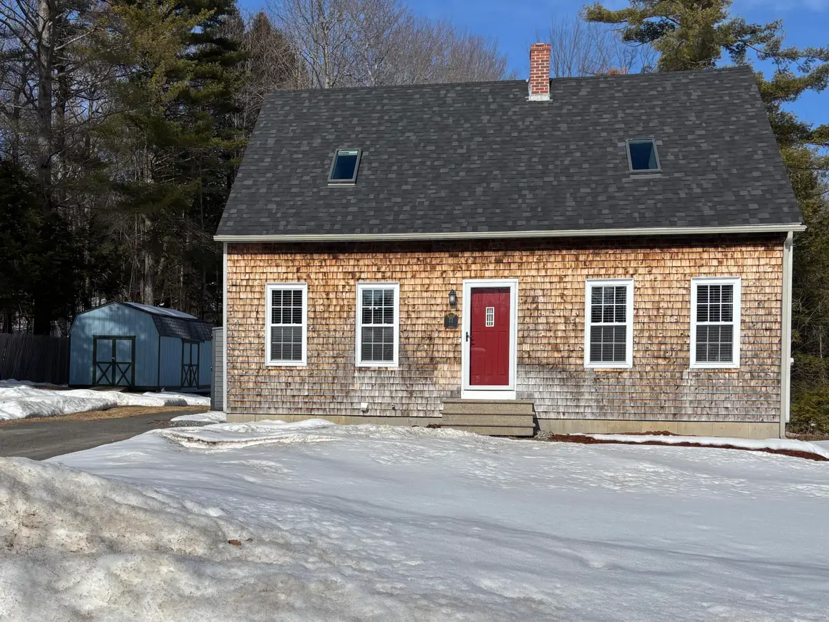 11 Pike Street, Lisbon, ME 04252 - #1