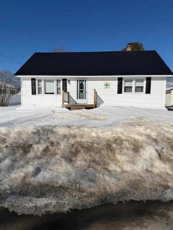 44 New York Street, Millinocket, ME 04462