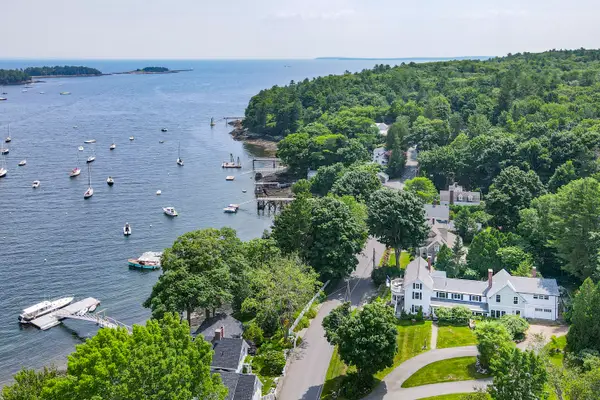 48 Sea Street, Rockport, ME 04856