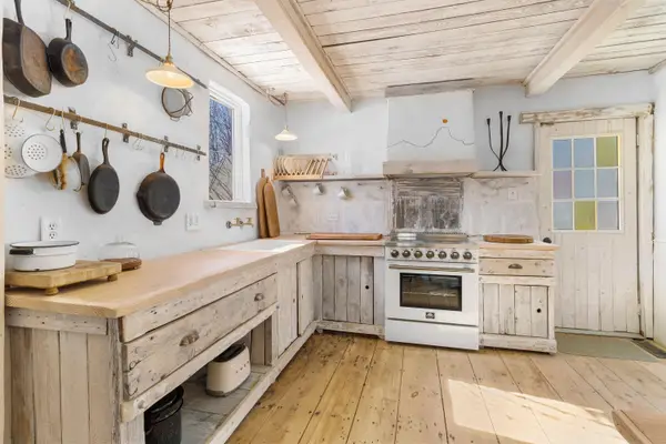 6 Purchase Street, Rockland, ME 04841