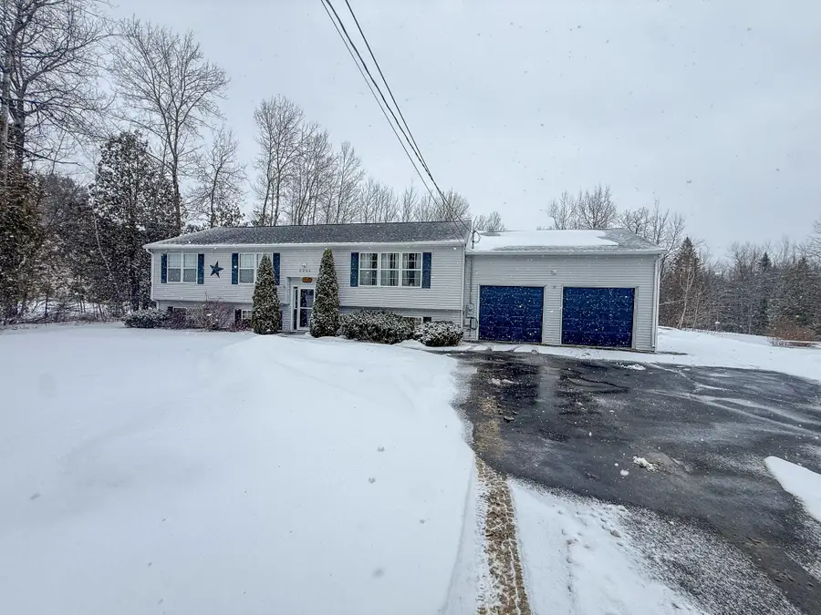 2094 Glenwood Avenue, Hermon, ME 04401 - #2