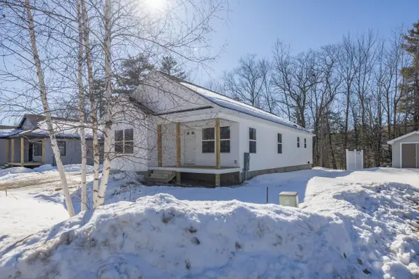 17 Streamside Drive, Auburn, ME 04210
