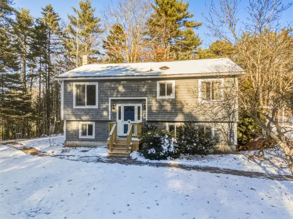 52 Birch Point Road, Freeport, ME 04032