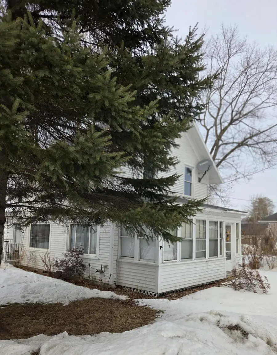 8 Edes Avenue, Dover Foxcroft, ME 04426 - #3