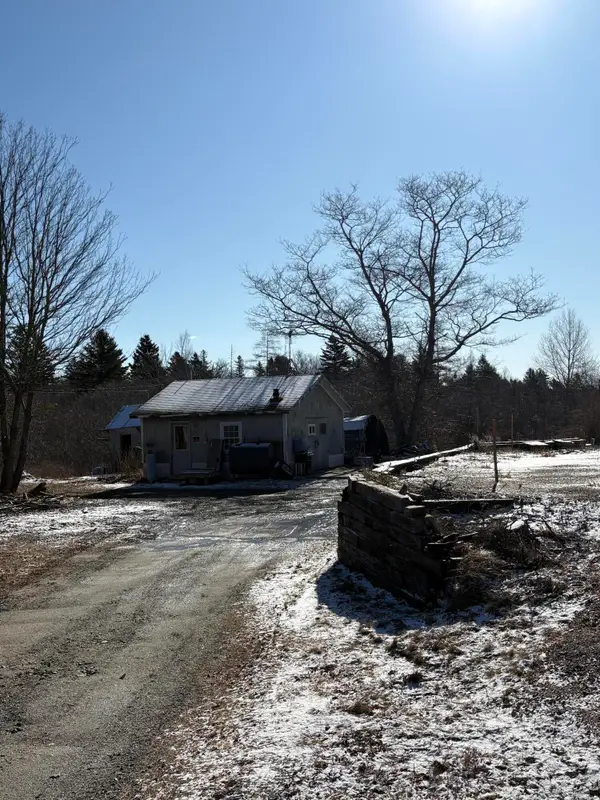 4 Bernard Road, Tremont, ME 04612