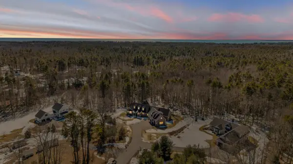 5 Lake Brook Drive, Kennebunk, ME 04043