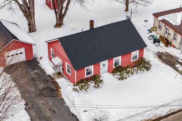 6 Hillcrest Street, Gardiner, ME 04345