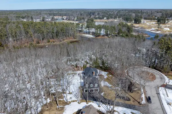 18 Ledgewater Drive, Kennebunk, ME 04043
