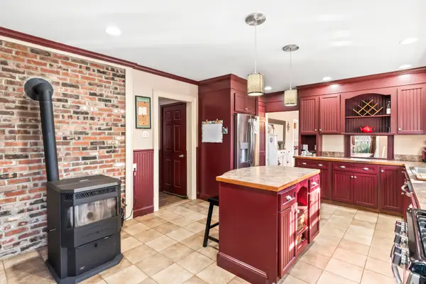 296 Dow Highway, South Berwick, ME 03908