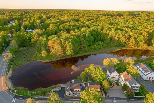 2 Maine Street #B, Kennebunkport, ME 04046