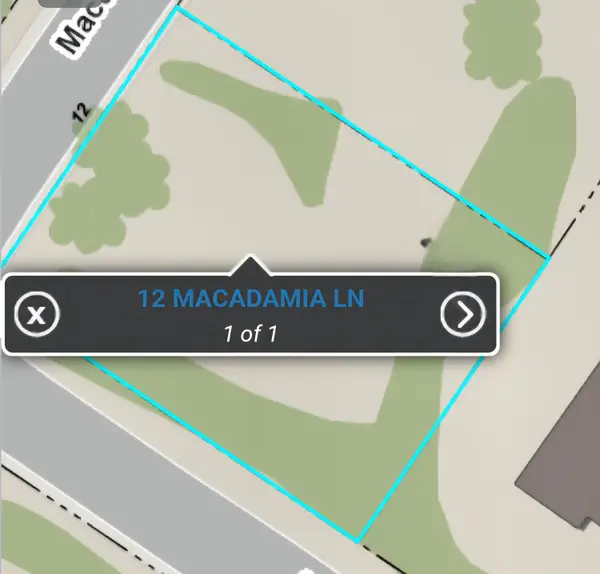 12 Macadamia Lane, Lewiston, ME 04240