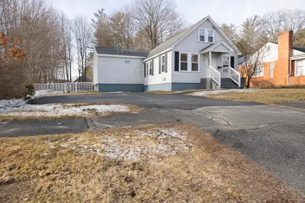 82 Oakland Street, Waterville, ME 04901